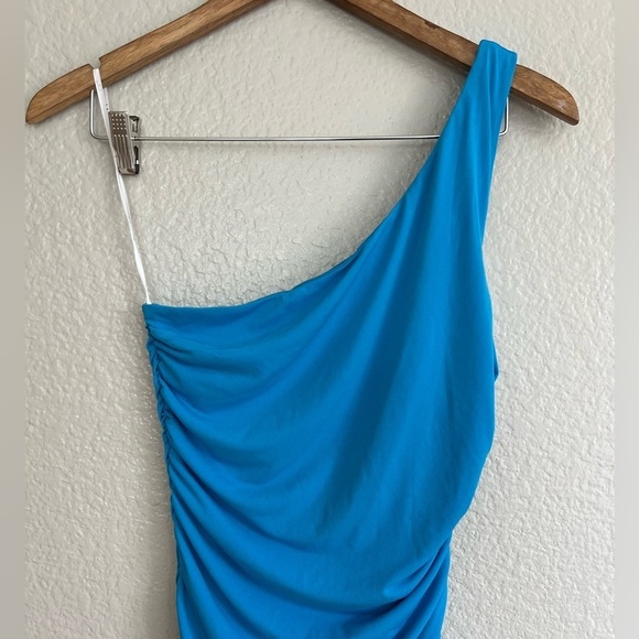 Total Appeal Blue Ruched One-Shoulder Bodycon Midi Dress - Picture 6 of 7